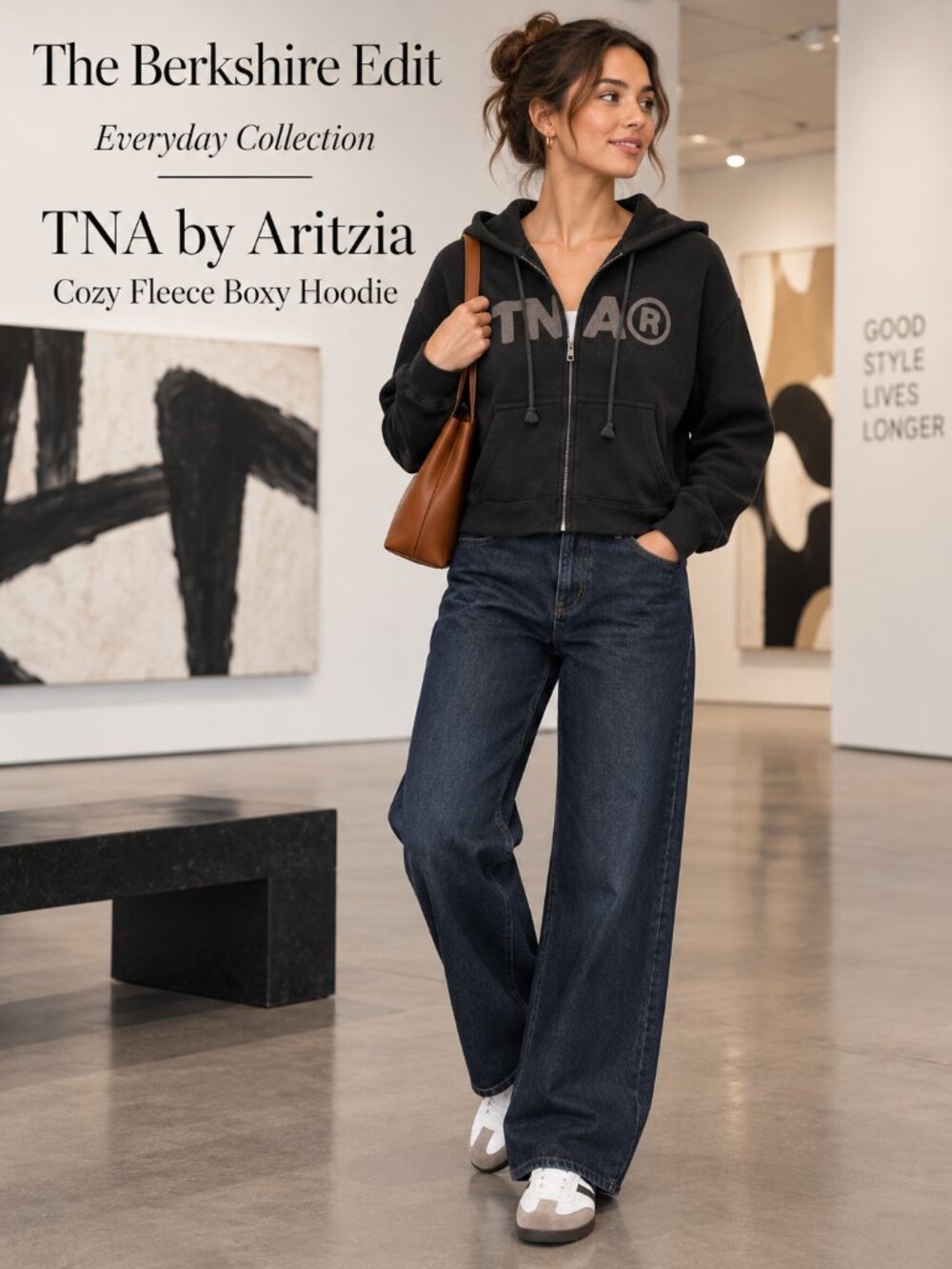 Aritzia TNA Cozy Fleece Boyfriend Boxy Zip Hoodie Black Logo Small 110459